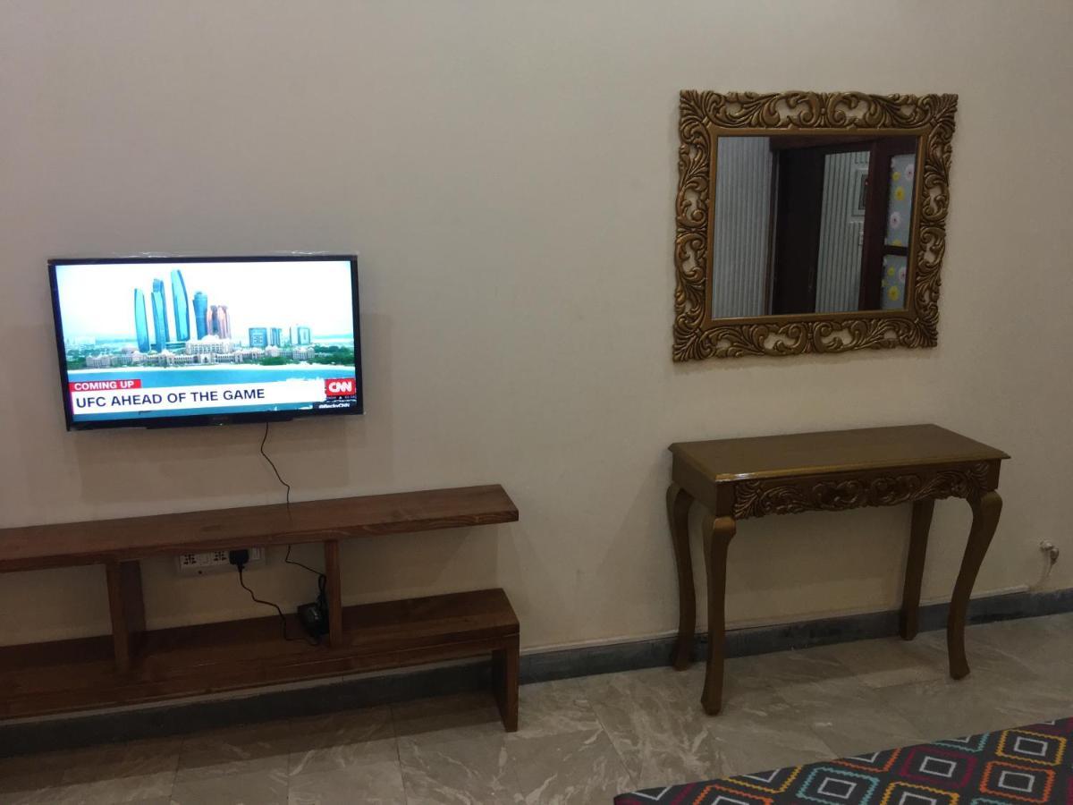 One Bed Studio Apartment Near Shaukat Khanum Lahore Exterior foto