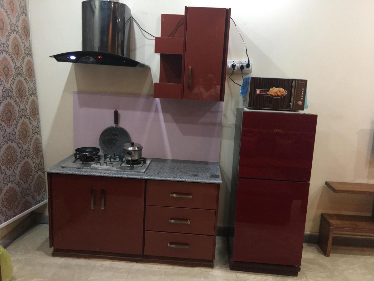 One Bed Studio Apartment Near Shaukat Khanum Lahore Exterior foto